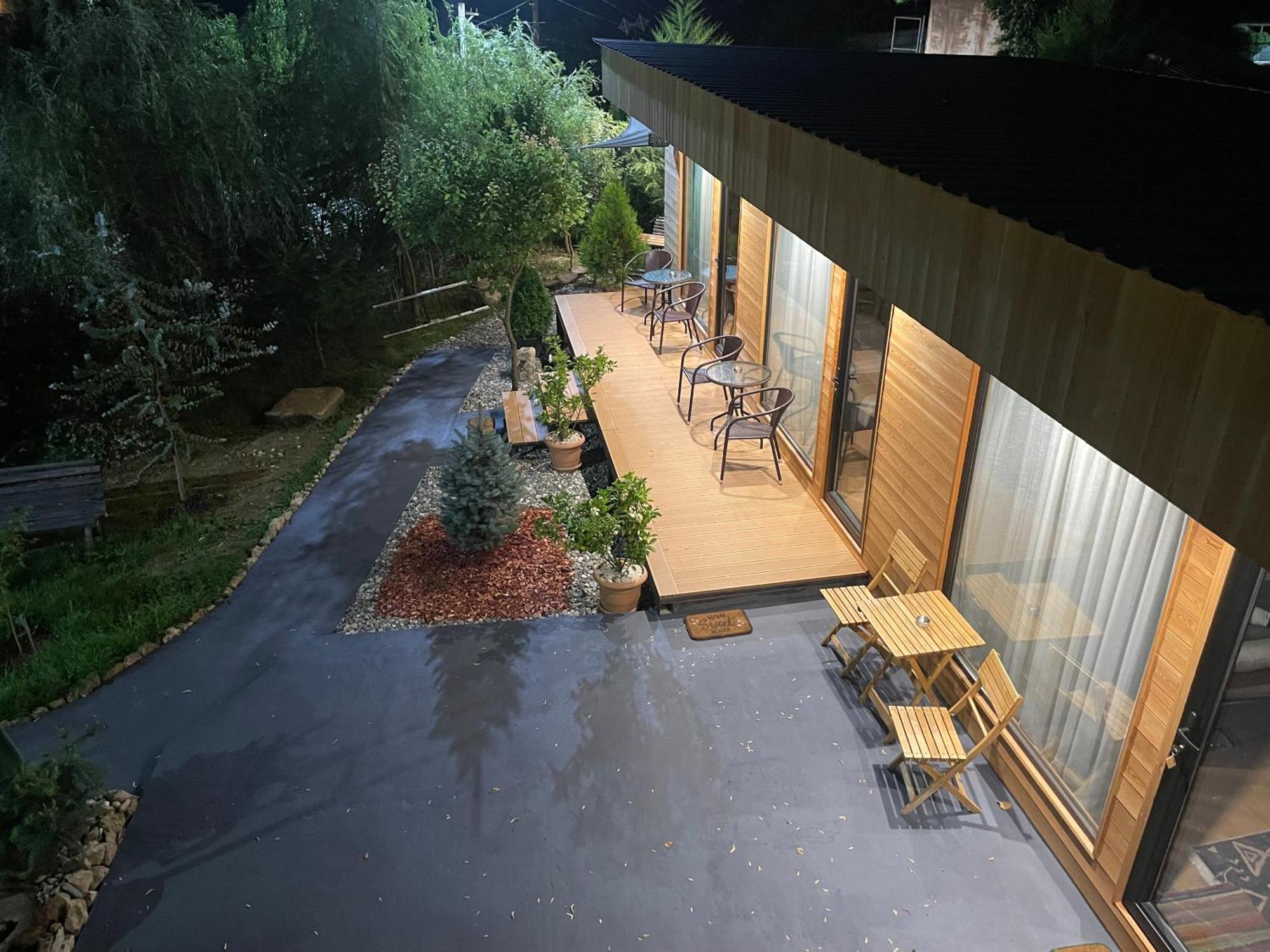 Garden Rooms In Kutaisi Exterior photo
